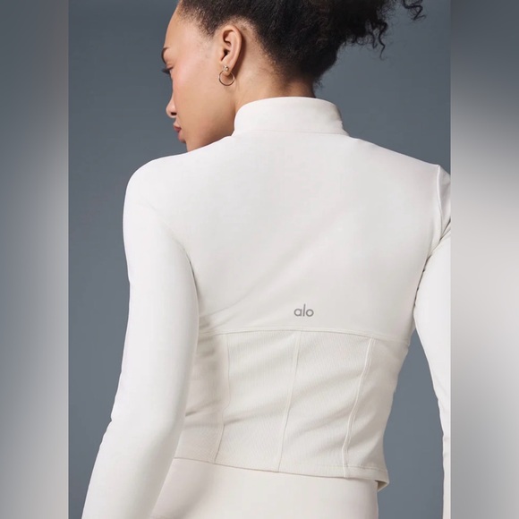 NWT ALO Yoga (M) Airbrush Corset Full Zip-Up Jacket Ivory - Picture 2 of 7